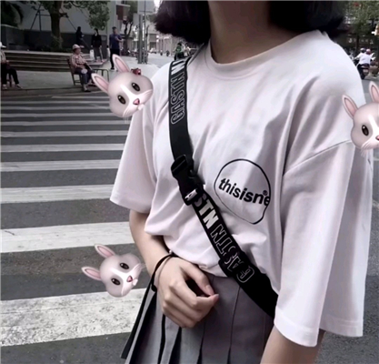 微信时尚阳光性感女生头像