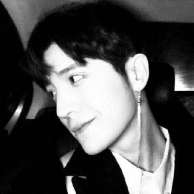 微信成熟稳重男生头像