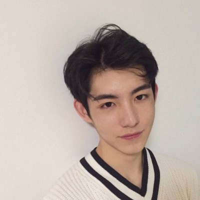 微信成熟稳重男生头像