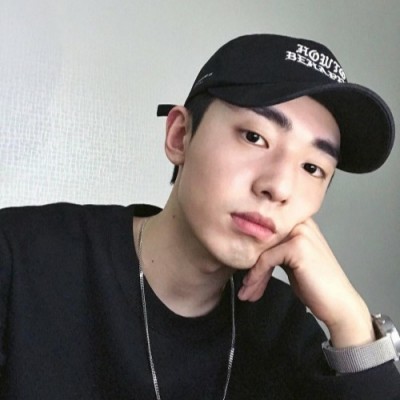 微信成熟稳重男生头像