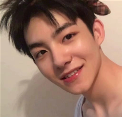 阳光帅气性感男微信生头像