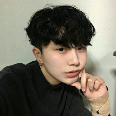 微信成熟稳重男生头像