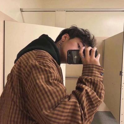 微信成熟稳重男生头像