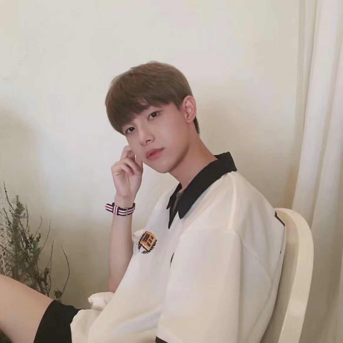 阳光帅气性感男微信生头像