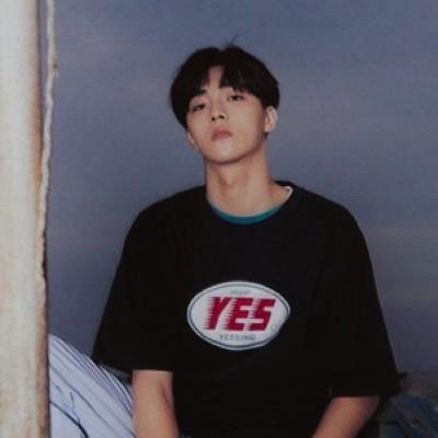 微信成熟稳重男生头像