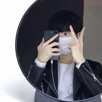 微信成熟稳重男生头像