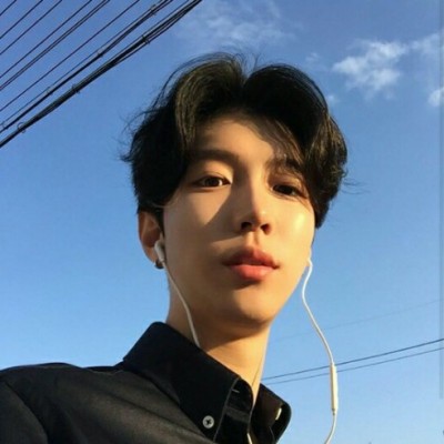 微信成熟稳重男生头像