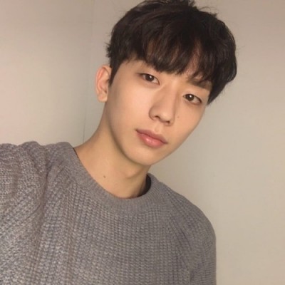 微信成熟稳重男生头像