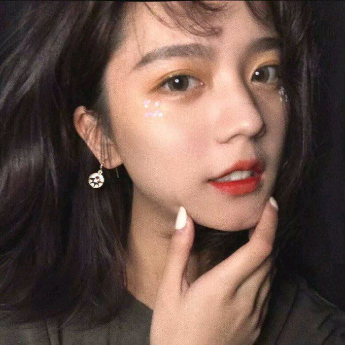 微信时尚清新文艺女生头像