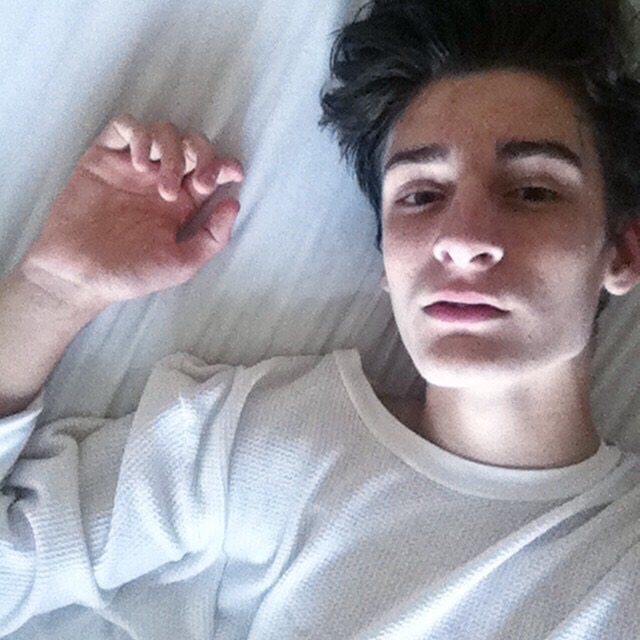 微信时尚清新欧美男生头像