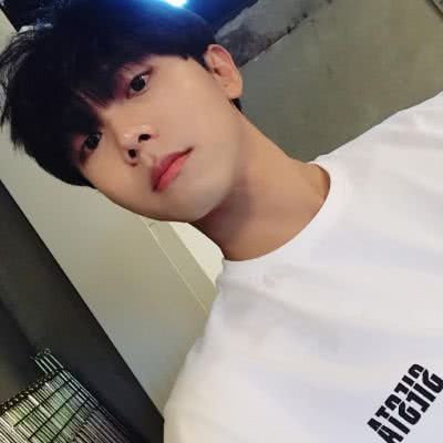 微信非主流帅气阳光男生头像