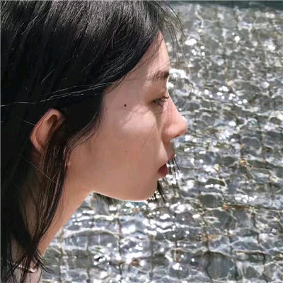 时尚阳光清新气质女生微信头像