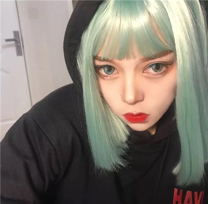 微信气质诡异女生头像