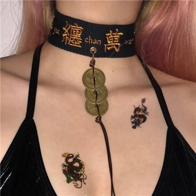 微信气质诡异女生头像