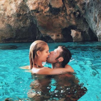 帅气个性的微信欧美范情侣头像合集下载