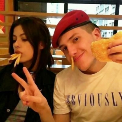 帅气个性的微信欧美范情侣头像合集下载