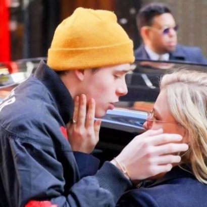 帅气个性的微信欧美范情侣头像合集下载