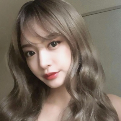 时尚潮流风格的微信高颜值女生头像合集下载