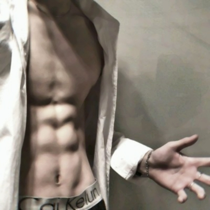 狂野帅气的微信八块腹肌男生系列头像下载