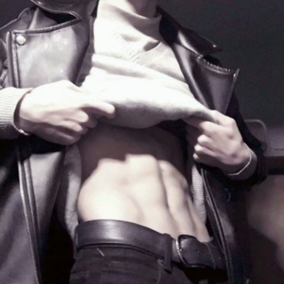 狂野帅气的微信八块腹肌男生系列头像下载