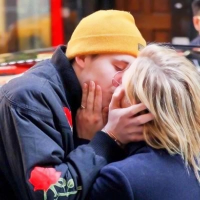 帅气个性的微信欧美范情侣头像合集下载