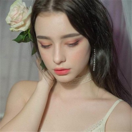 微信最新高颜值欧美范的气质女生图片下载