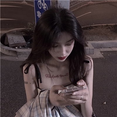 微信阳光粉嫩文艺女生头像