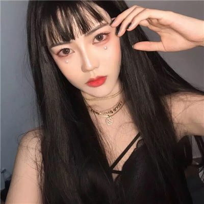 微信时尚气质冷艳女生头像