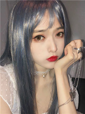 微信时尚气质冷艳女生头像