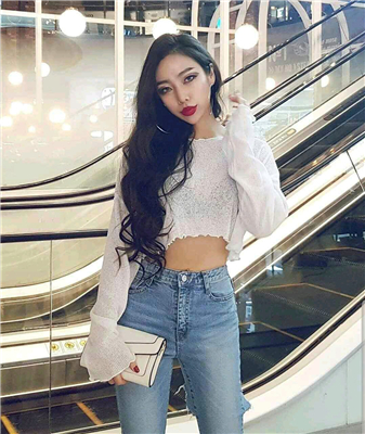 微信清新唯美阳光女生头像