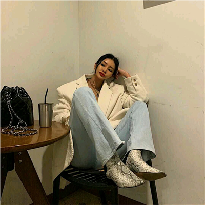 微信清新唯美阳光女生头像