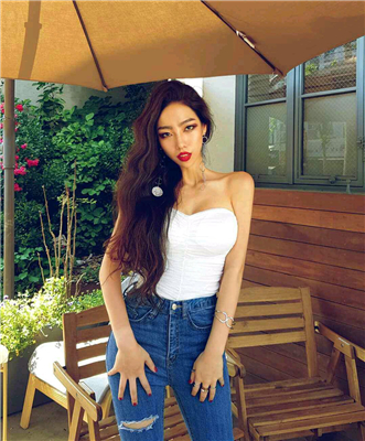 微信清新唯美阳光女生头像