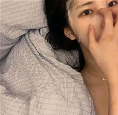 微信清新时尚阳光女生头像