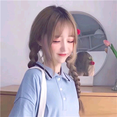 微信阳光清新性感女生头像