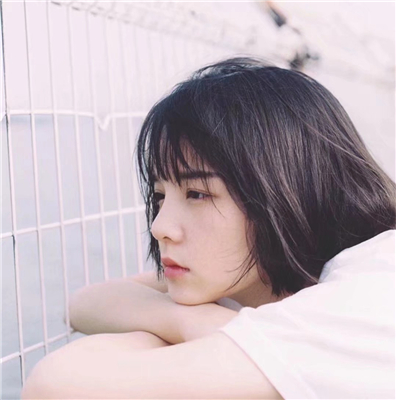 微信阳光清新性感女生头像