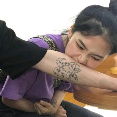 微信清新时尚阳光女生头像