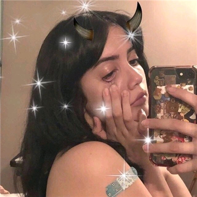 微信清新时尚阳光女生头像