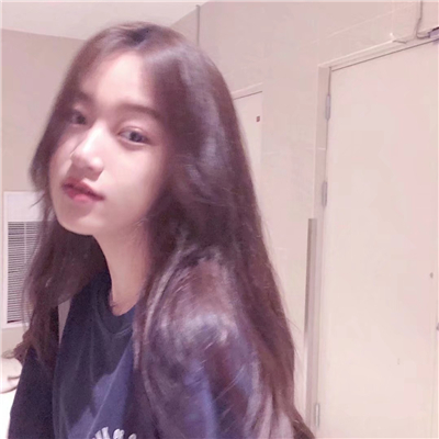 微信阳光清新性感女生头像