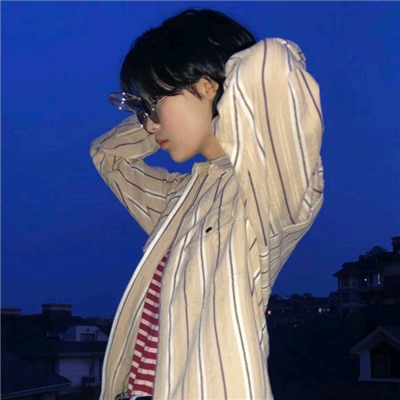 微信唯美阳光女生头像