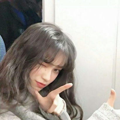 2019微信最新最潮最时尚的帅气女生头像下载