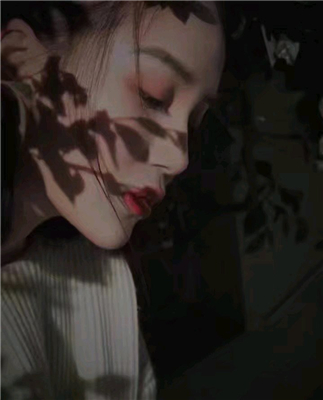 微信唯美阳光女生头像