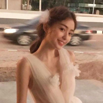 2019微信最新最潮最时尚的帅气女生头像下载