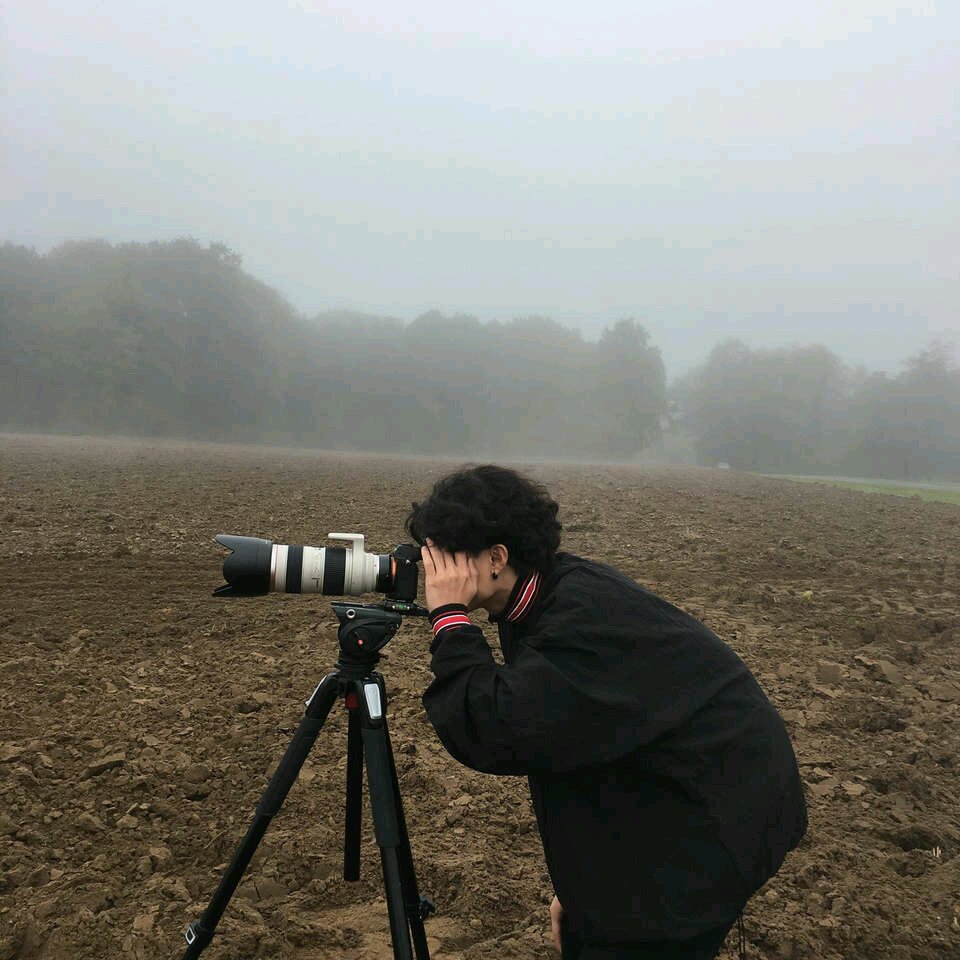 微信潮流性感冷酷男生头像