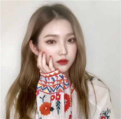微信阳光唯美气质女生头像