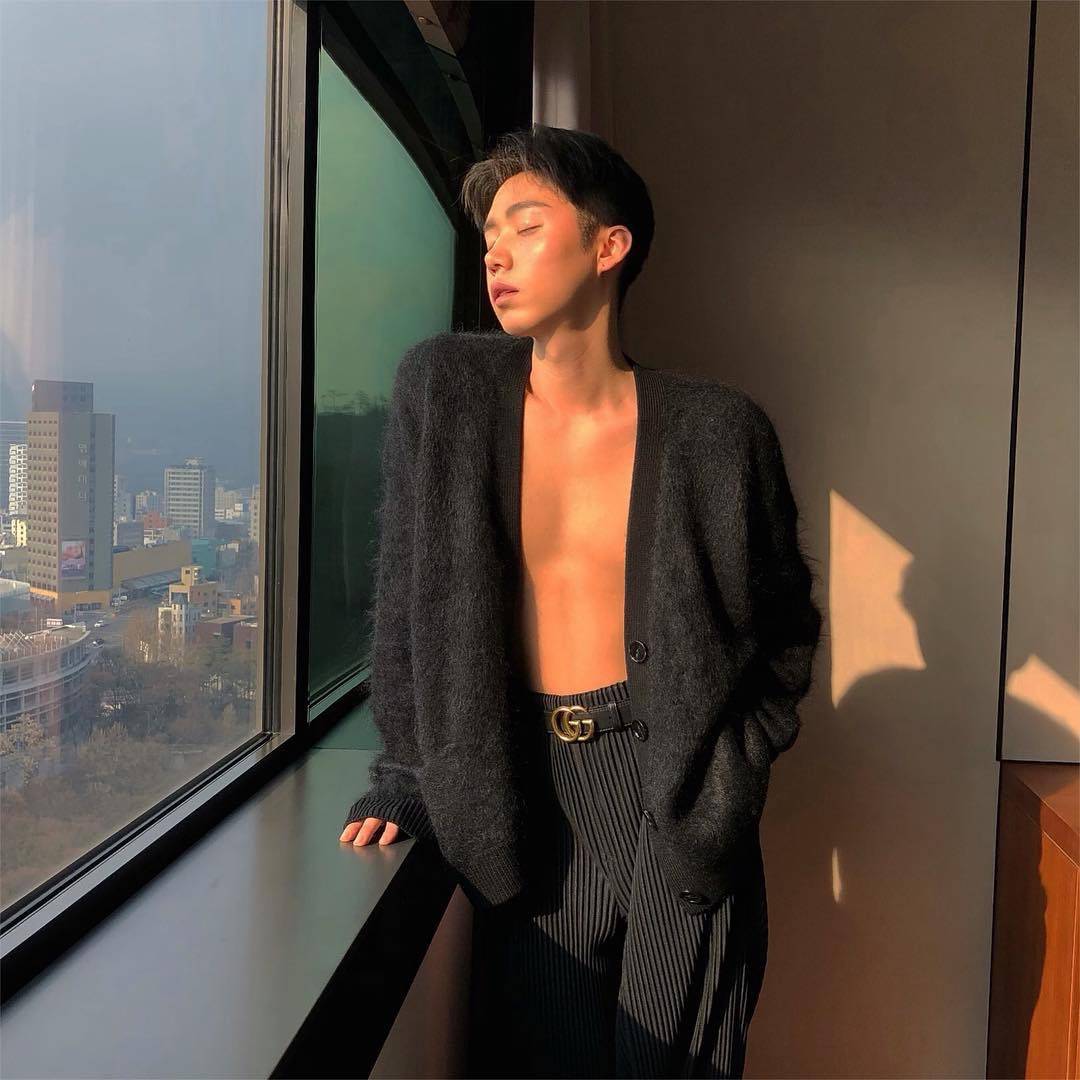 微信潮流性感冷酷男生头像