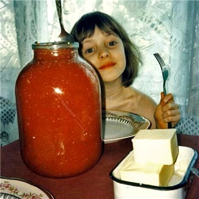 简洁气质阳光女生微信头像