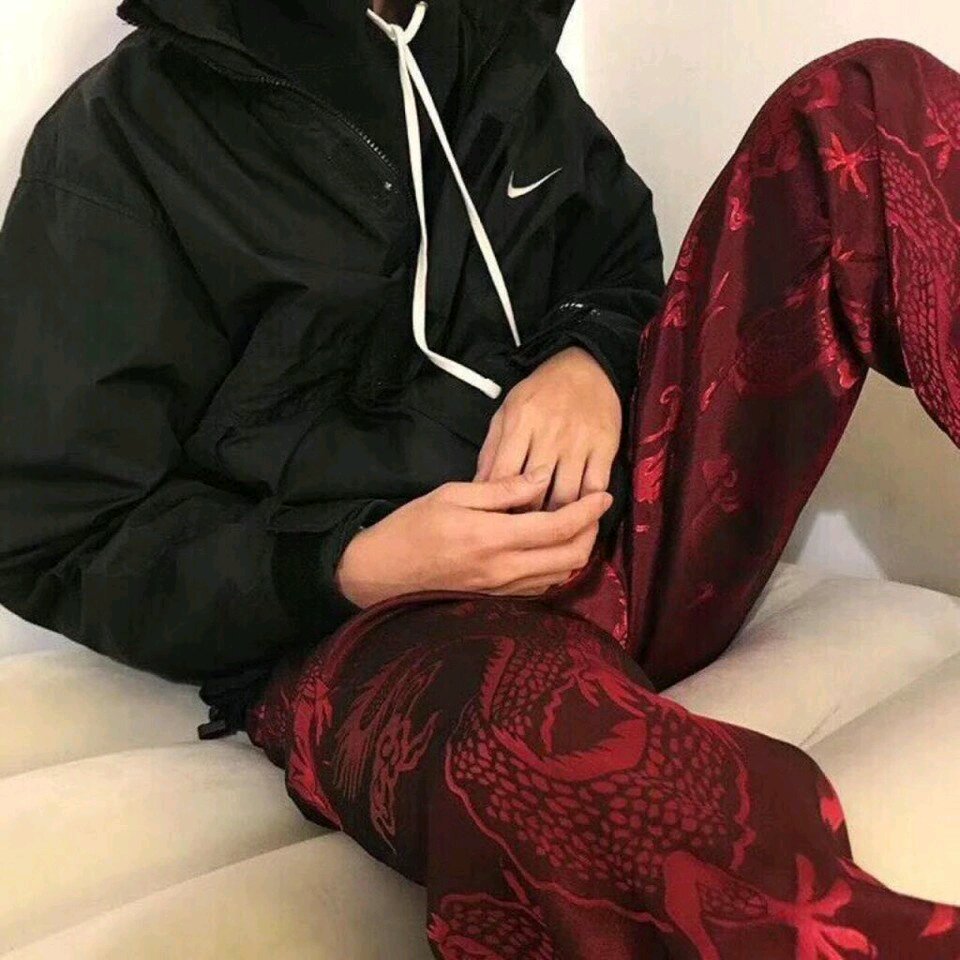 微信潮流性感冷酷男生头像