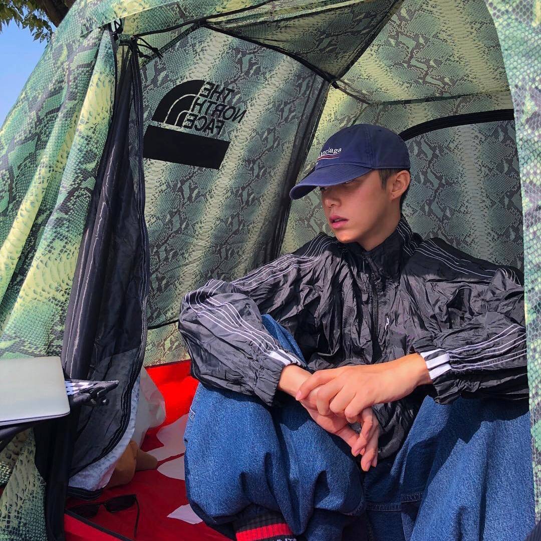 微信潮流性感冷酷男生头像