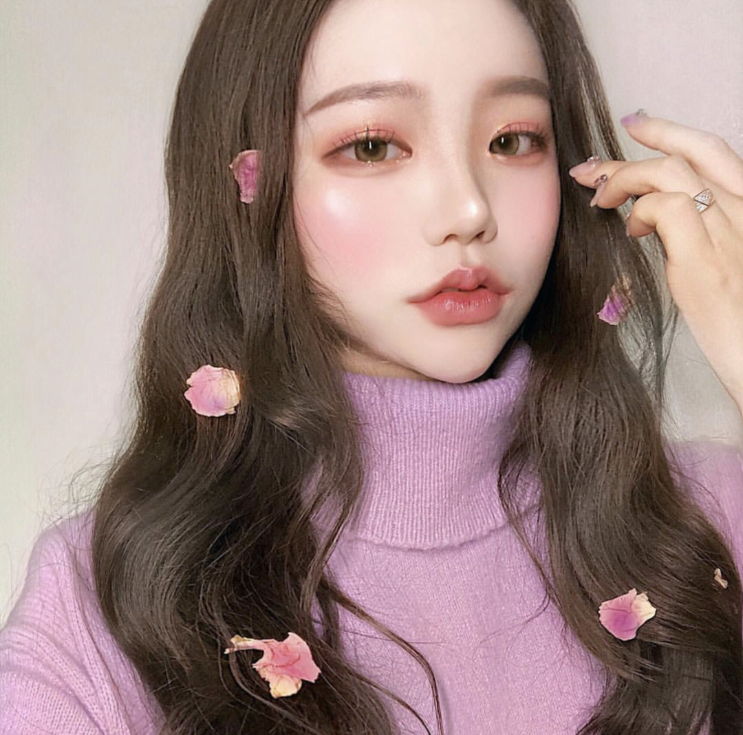 微信时尚阳光气质女生头像