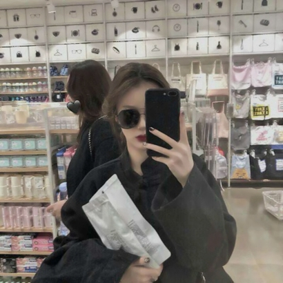 个性潮酷的女生系列微信头像合集下载